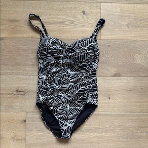 Black and White Leaf Print Swimsuit
